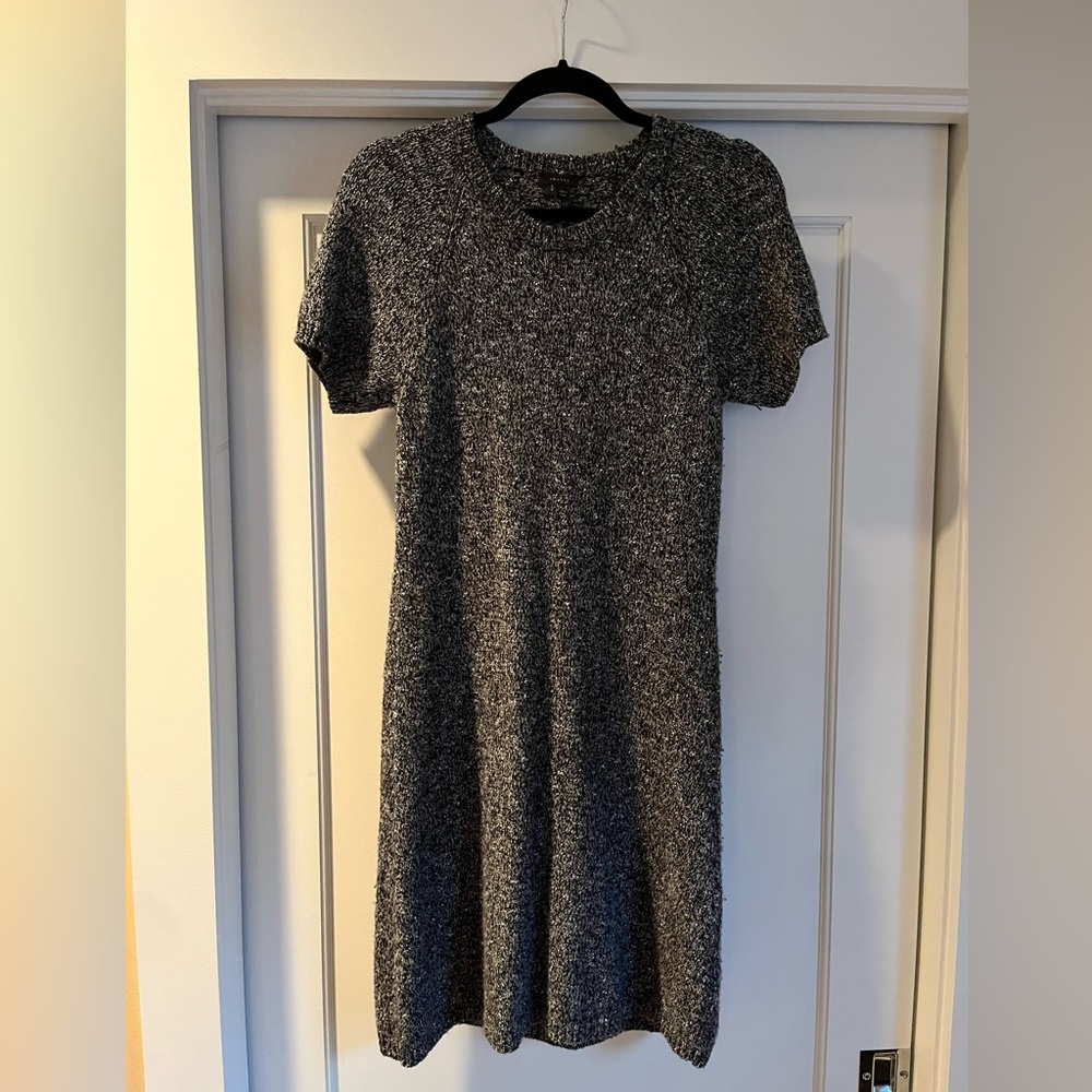 Perfect winter Theory work dress.